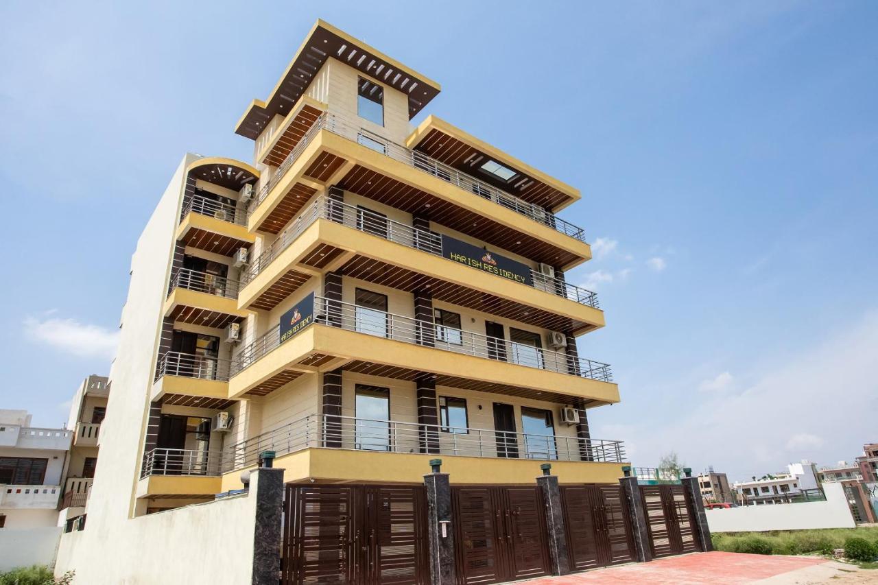 Capital O Harish Residency Hotell Gurgaon Eksteriør bilde