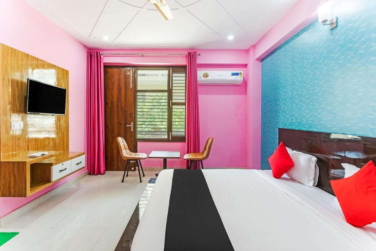 Capital O Harish Residency Hotell Gurgaon Eksteriør bilde