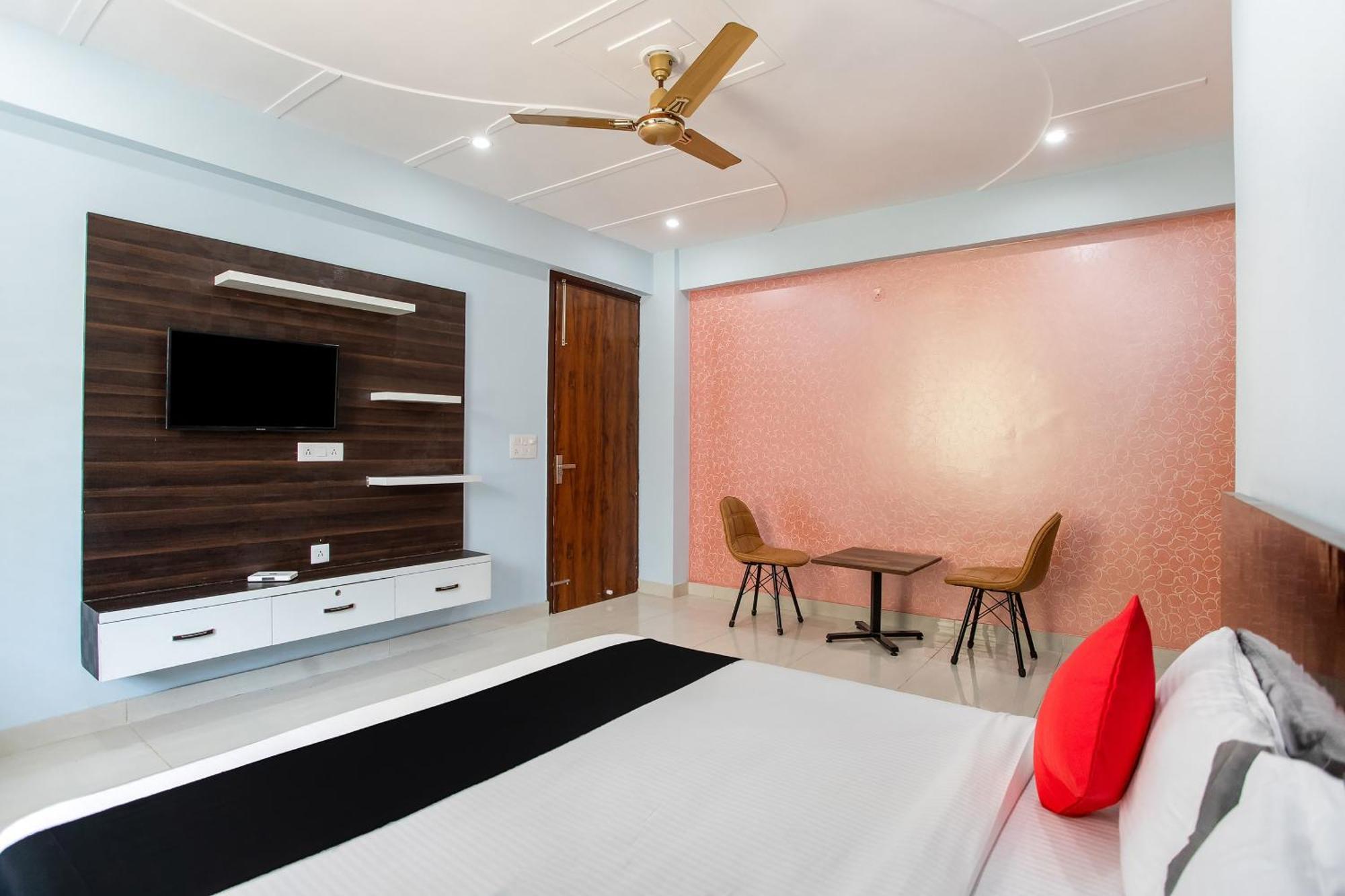 Capital O Harish Residency Hotell Gurgaon Eksteriør bilde