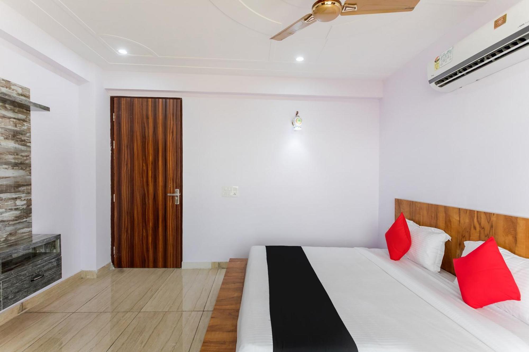 Capital O Harish Residency Hotell Gurgaon Eksteriør bilde